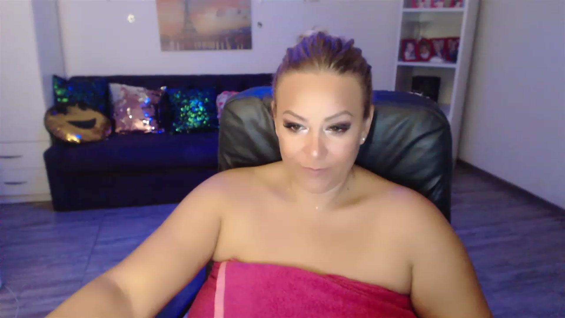 Gallery image thumbnail from A_baby_Boo's myfreecams stream on, 08/26/2023, 12:44 image 18 of 20