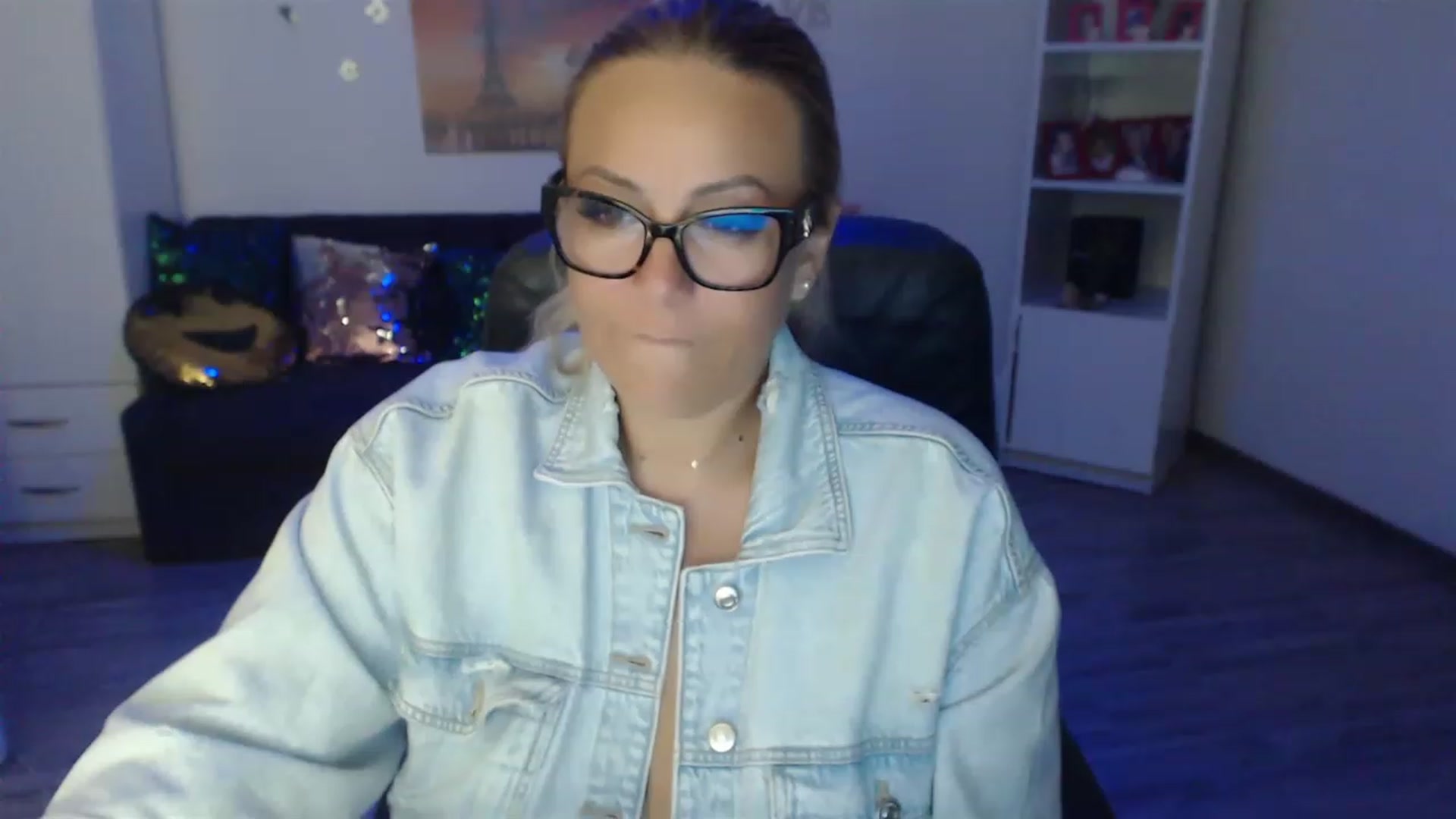 Gallery image thumbnail from A_baby_Boo's myfreecams stream on, 08/26/2023, 20:00 image 10 of 20