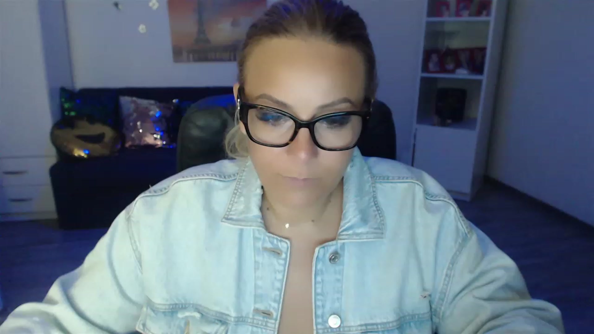 Gallery image thumbnail from A_baby_Boo's myfreecams stream on, 08/26/2023, 20:00 image 4 of 20