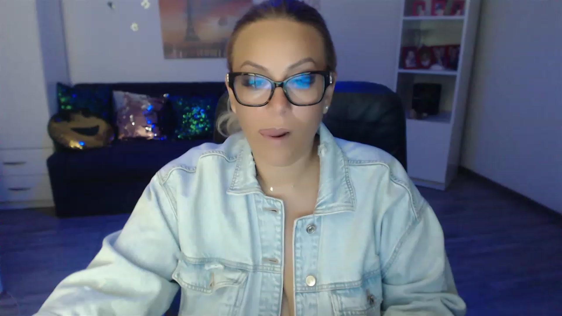 Gallery image thumbnail from A_baby_Boo's myfreecams stream on, 08/26/2023, 20:00 image 5 of 20