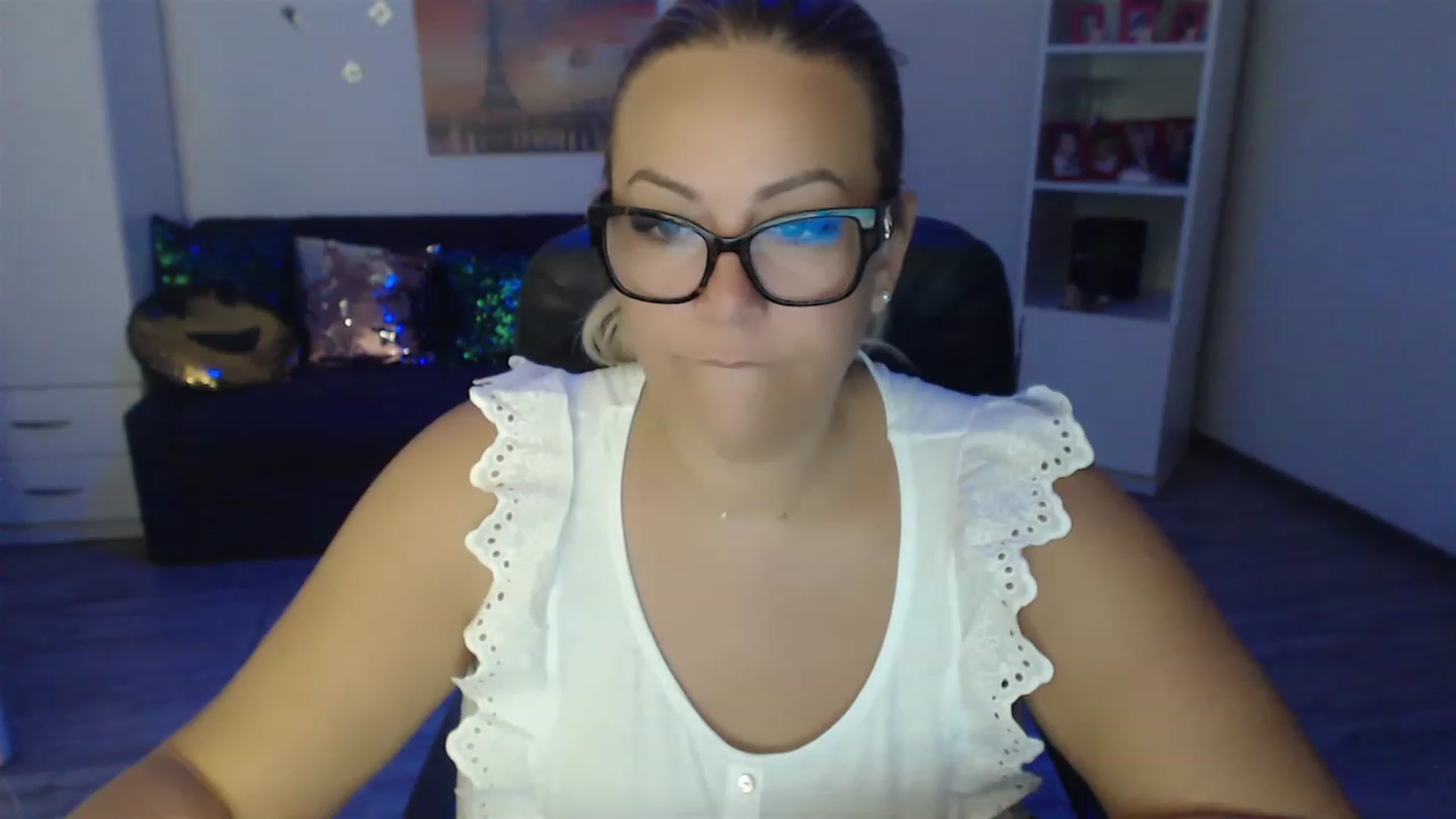 Gallery image thumbnail from A_baby_Boo's myfreecams stream on, 08/27/2023, 07:49 image 7 of 20
