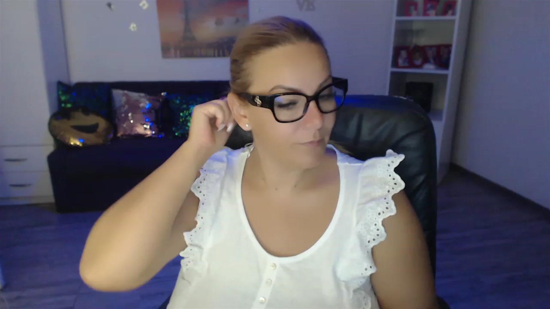 Gallery image thumbnail from A_baby_Boo's myfreecams stream on, 08/27/2023, 07:49 image 4 of 20