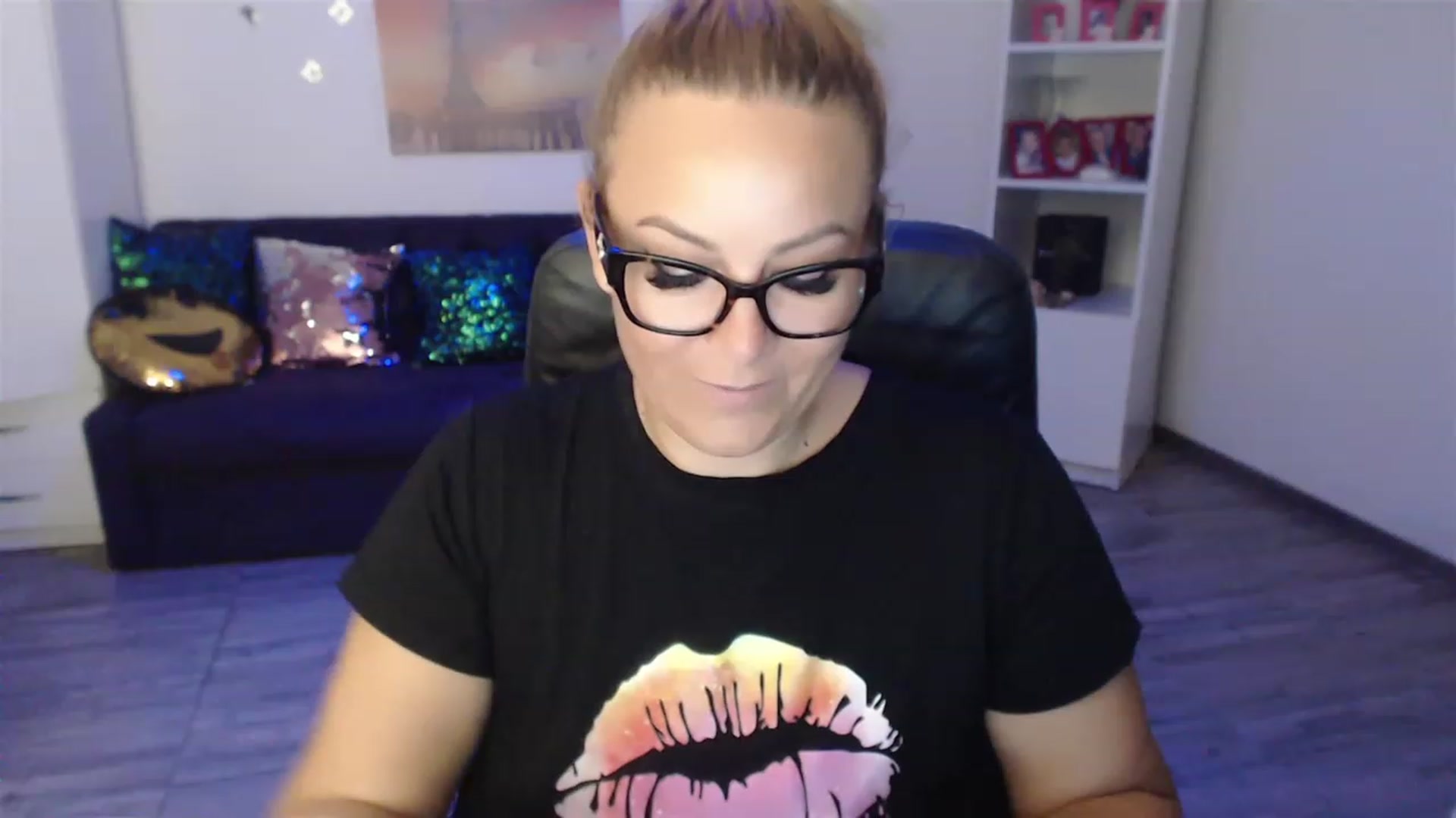Gallery image thumbnail from A_baby_Boo's myfreecams stream on, 08/27/2023, 17:16 image 10 of 20