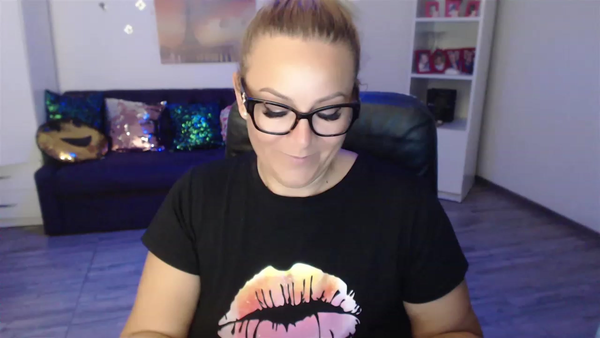 Gallery image thumbnail from A_baby_Boo's myfreecams stream on, 08/27/2023, 17:16 image 8 of 20