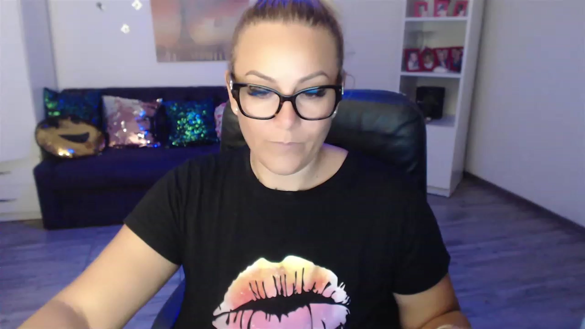 Gallery image thumbnail from A_baby_Boo's myfreecams stream on, 08/27/2023, 17:16 image 5 of 20