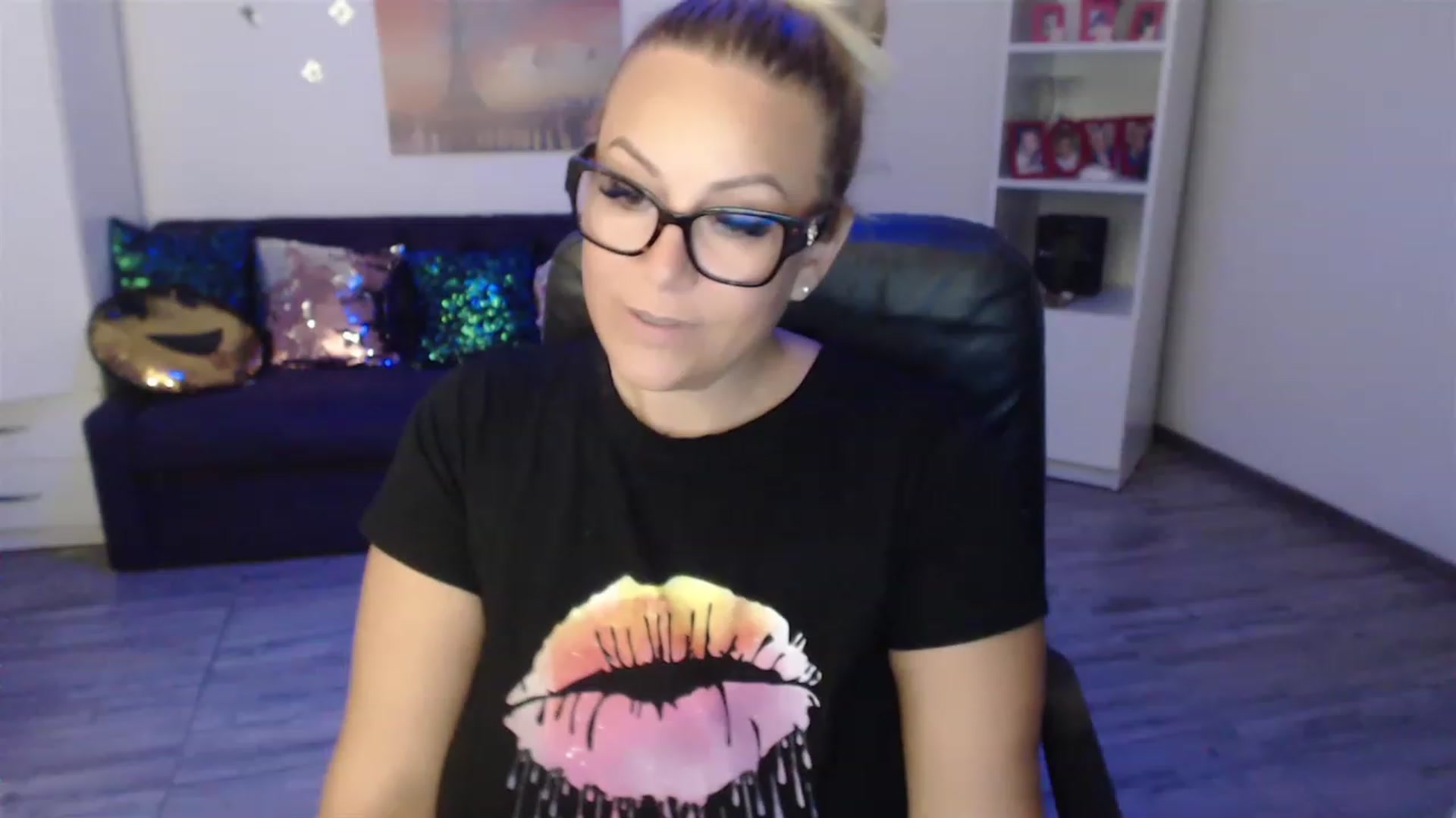 Gallery image thumbnail from A_baby_Boo's myfreecams stream on, 08/27/2023, 17:16 image 19 of 20