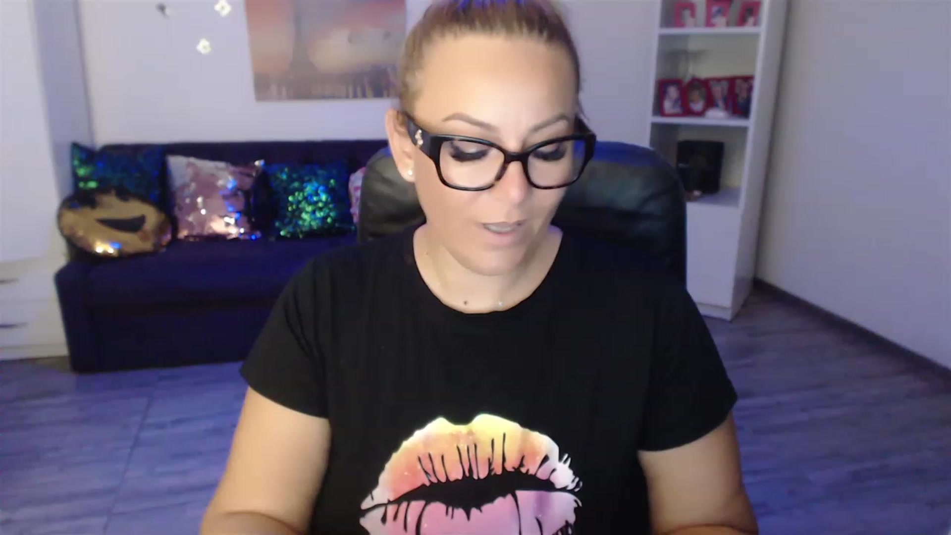 Gallery image thumbnail from A_baby_Boo's myfreecams stream on, 08/27/2023, 17:16 image 18 of 20