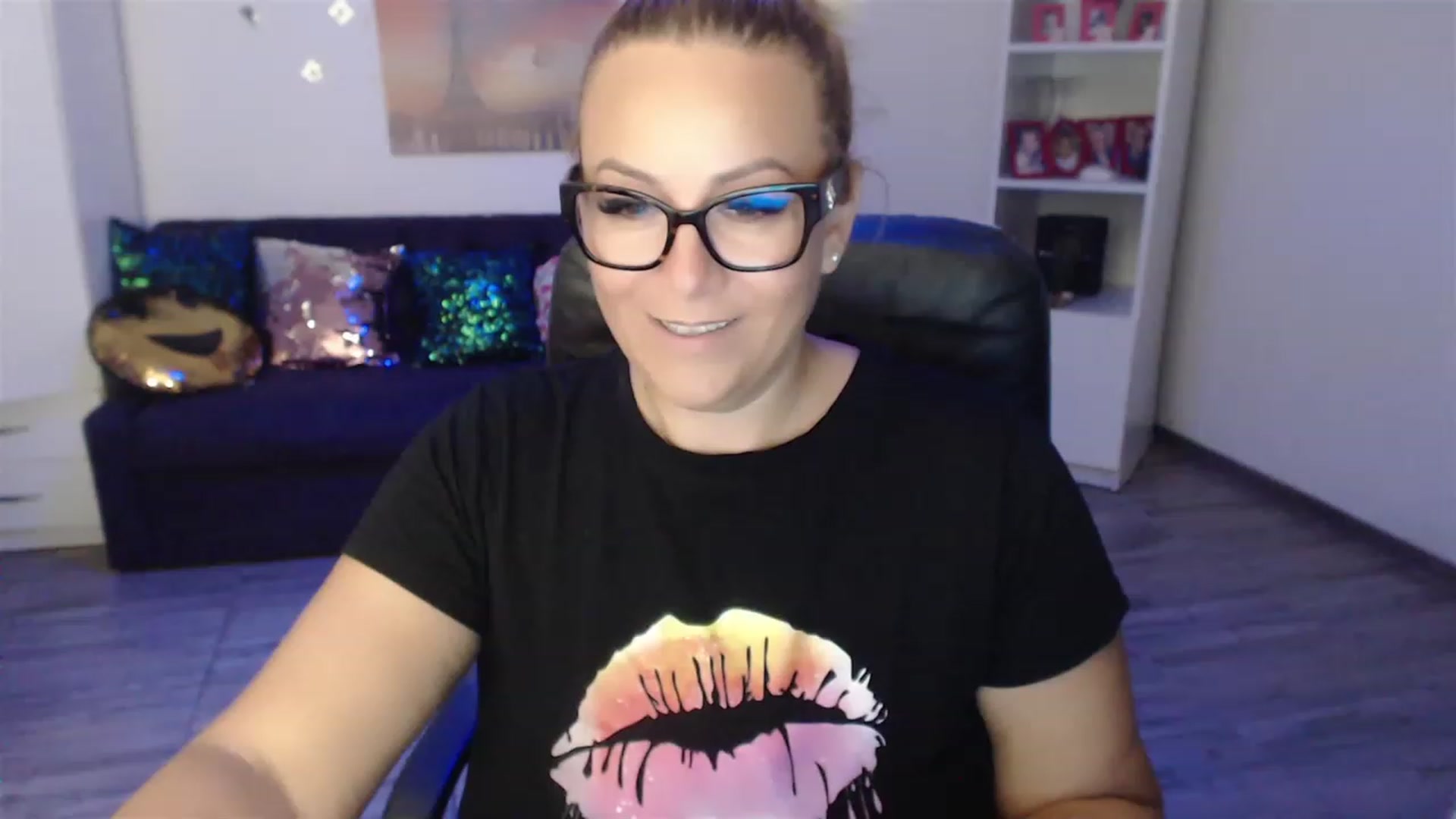 Gallery image thumbnail from A_baby_Boo's myfreecams stream on, 08/27/2023, 17:16 image 17 of 20