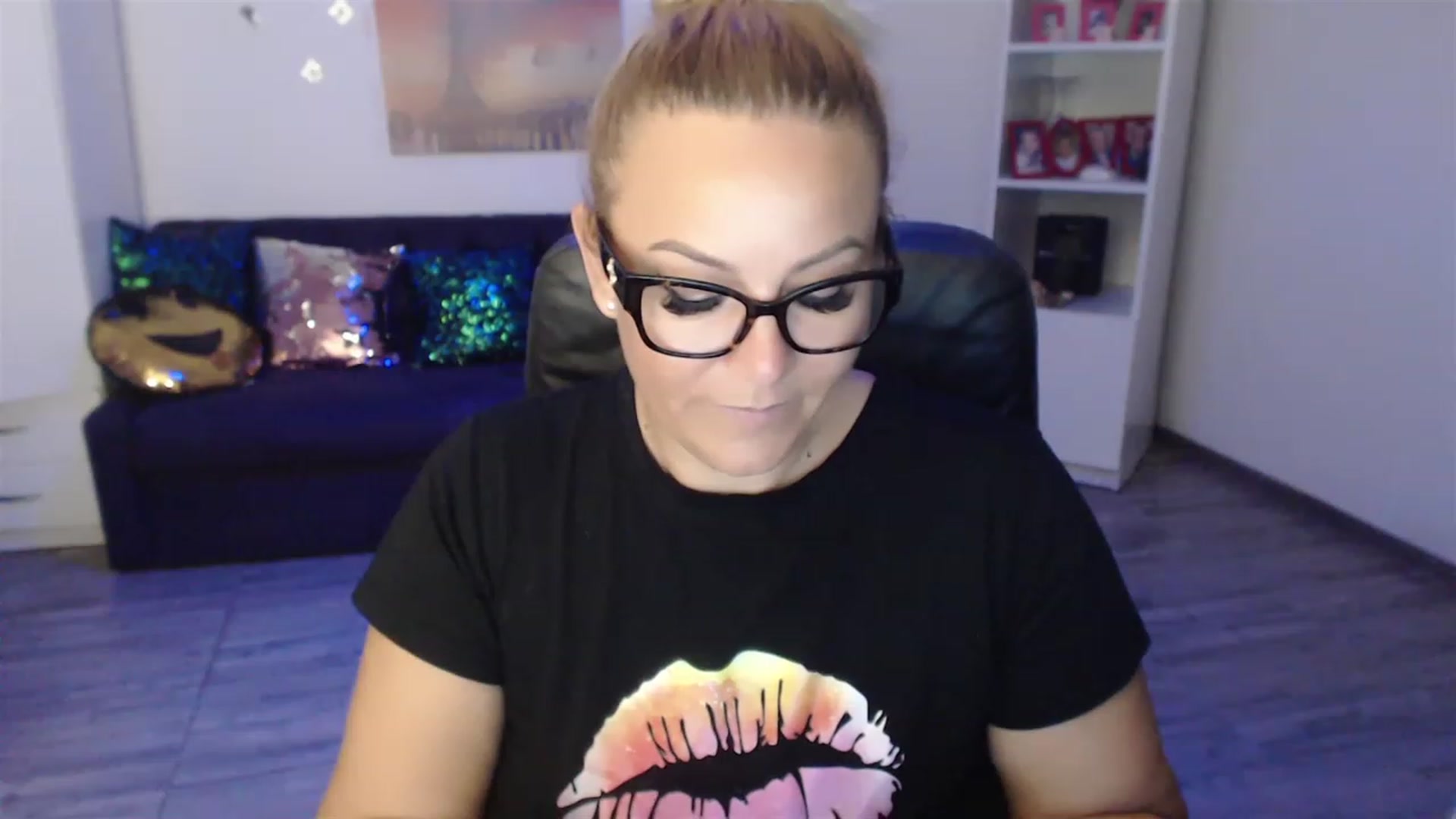 Gallery image thumbnail from A_baby_Boo's myfreecams stream on, 08/27/2023, 17:16 image 11 of 20
