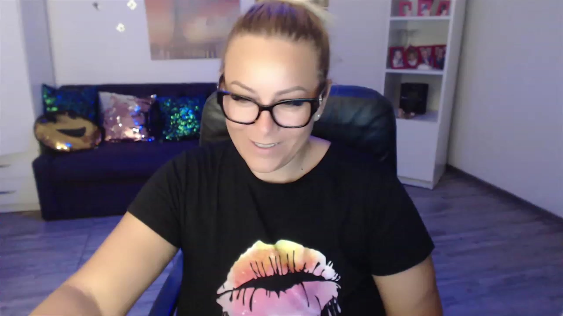 Gallery image thumbnail from A_baby_Boo's myfreecams stream on, 08/27/2023, 17:16 image 9 of 20