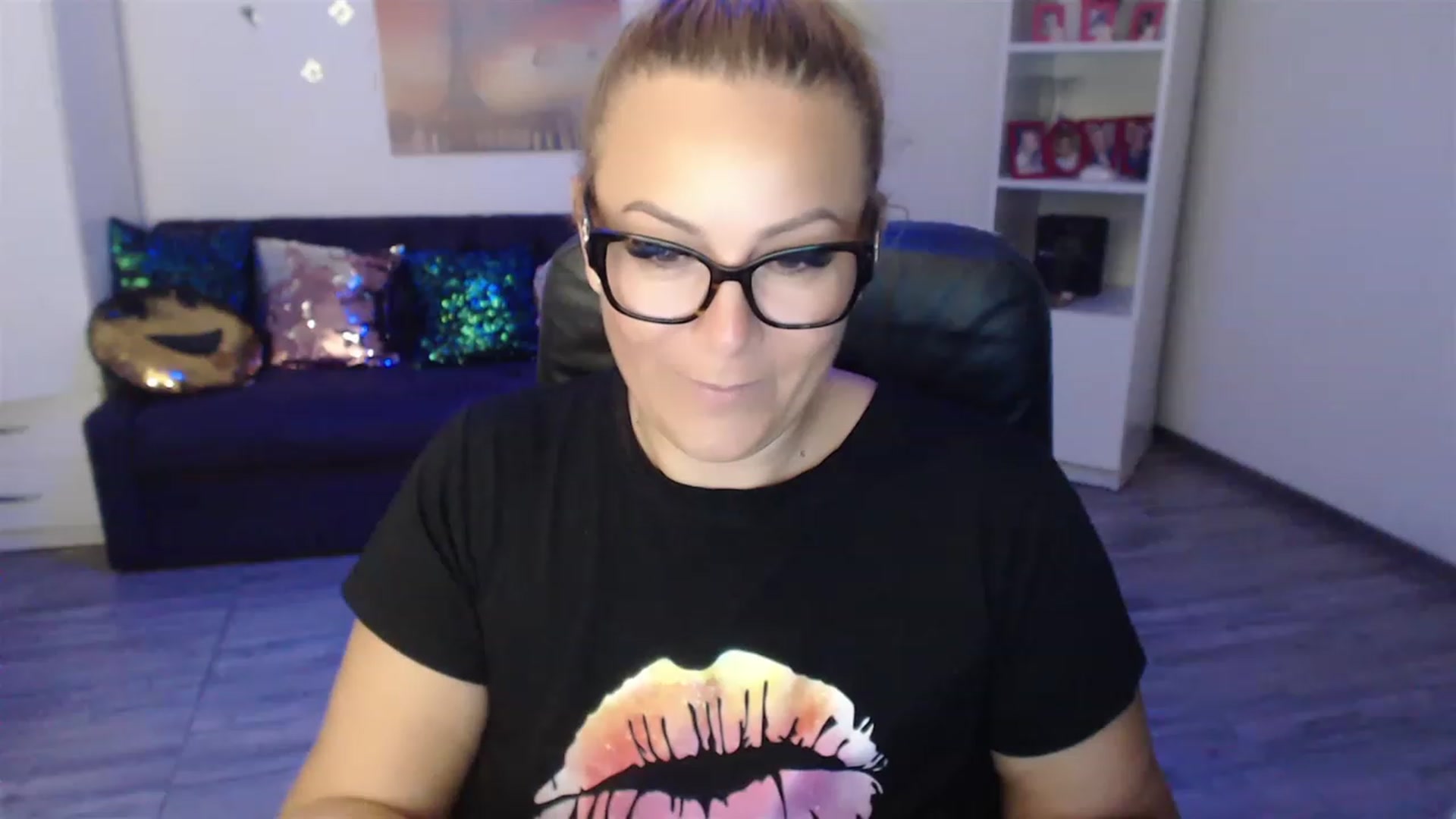 Gallery image thumbnail from A_baby_Boo's myfreecams stream on, 08/27/2023, 17:16 image 14 of 20
