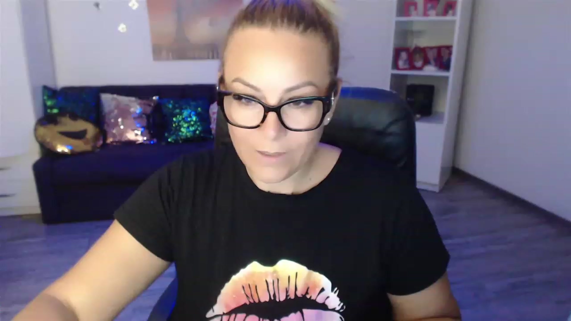 Gallery image thumbnail from A_baby_Boo's myfreecams stream on, 08/27/2023, 17:16 image 3 of 20
