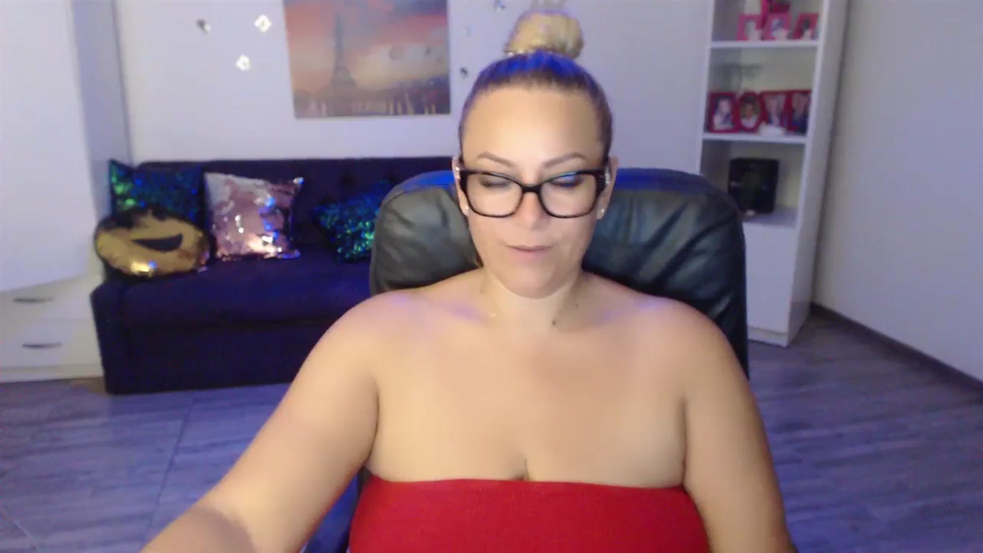 Gallery image thumbnail from A_baby_Boo's myfreecams stream on, 08/28/2023, 24:49 image 9 of 20