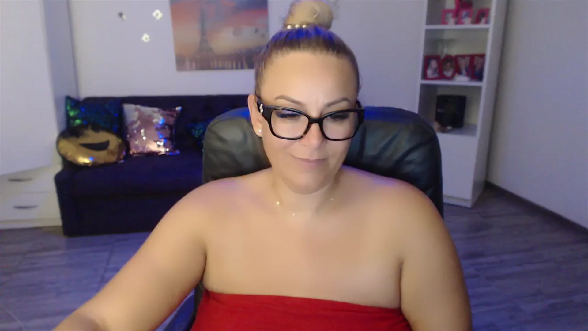 Gallery image thumbnail from A_baby_Boo's myfreecams stream on, 08/28/2023, 24:49 image 19 of 20