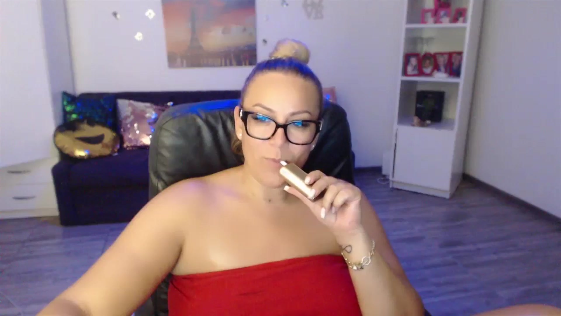 Gallery image thumbnail from A_baby_Boo's myfreecams stream on, 08/28/2023, 24:49 image 15 of 20