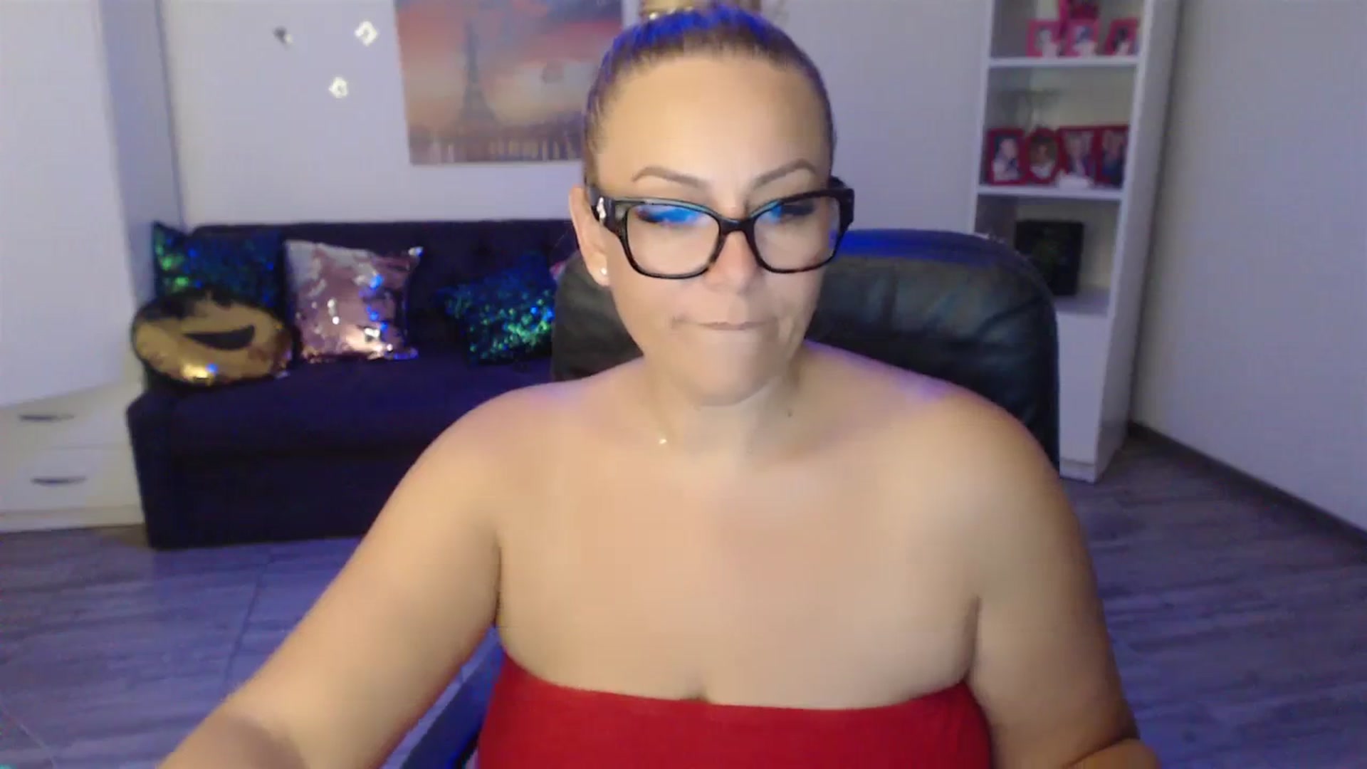 Gallery image thumbnail from A_baby_Boo's myfreecams stream on, 08/28/2023, 24:49 image 6 of 20