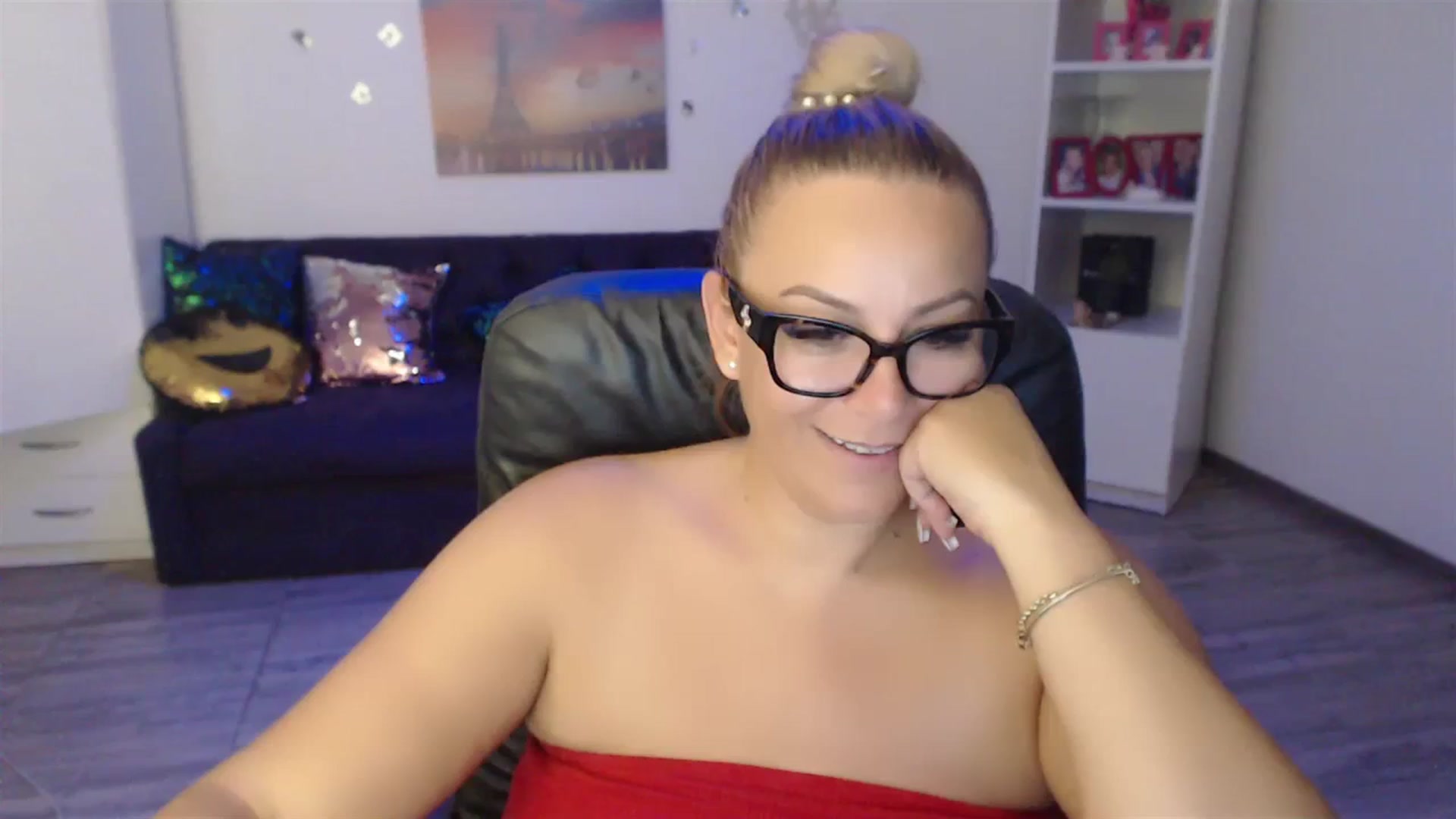 Gallery image thumbnail from A_baby_Boo's myfreecams stream on, 08/28/2023, 24:49 image 20 of 20