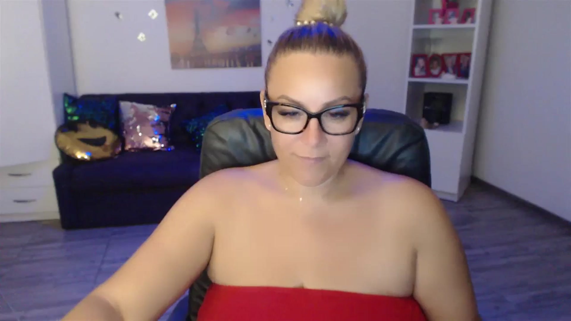 Gallery image thumbnail from A_baby_Boo's myfreecams stream on, 08/28/2023, 24:49 image 4 of 20