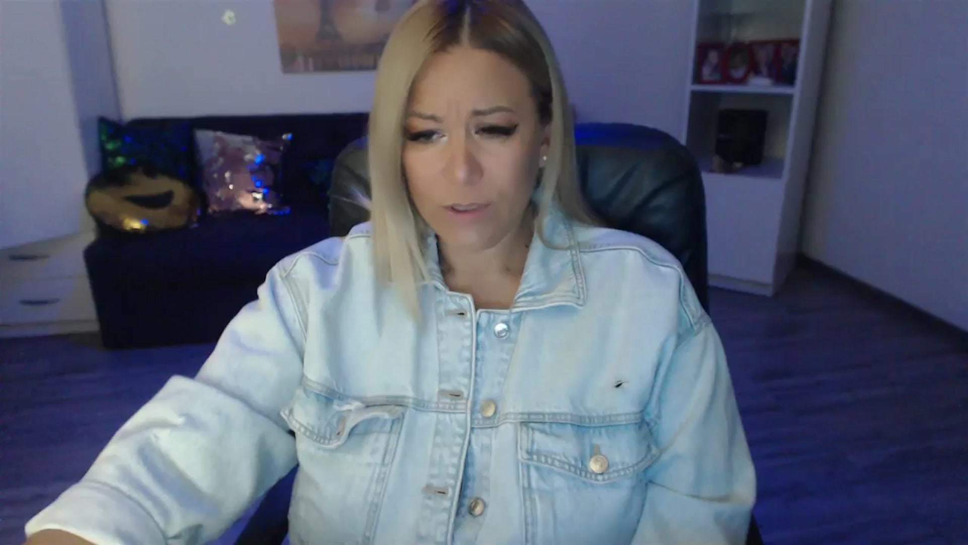 Gallery image thumbnail from A_baby_Boo's myfreecams stream on, 08/29/2023, 19:32 image 6 of 20