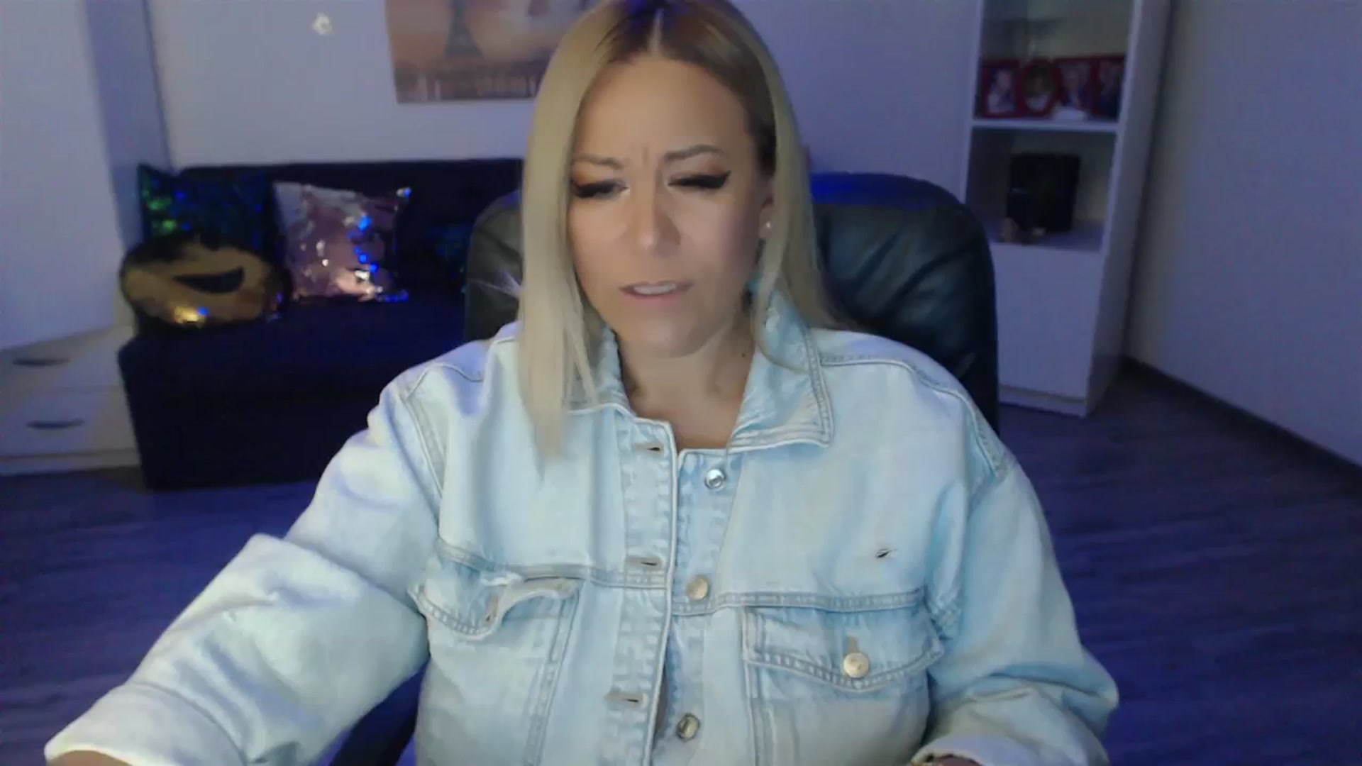 Gallery image thumbnail from A_baby_Boo's myfreecams stream on, 08/29/2023, 19:32 image 7 of 20