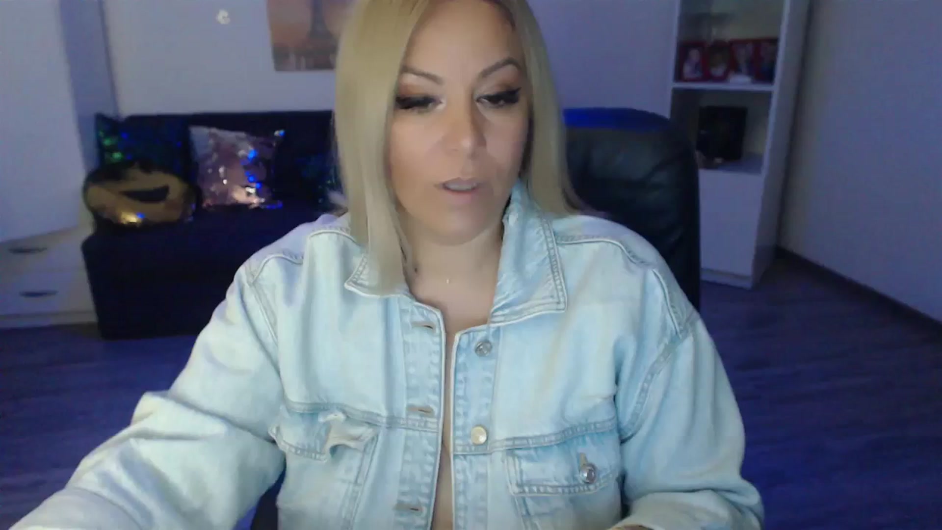 Gallery image thumbnail from A_baby_Boo's myfreecams stream on, 08/29/2023, 19:32 image 3 of 20