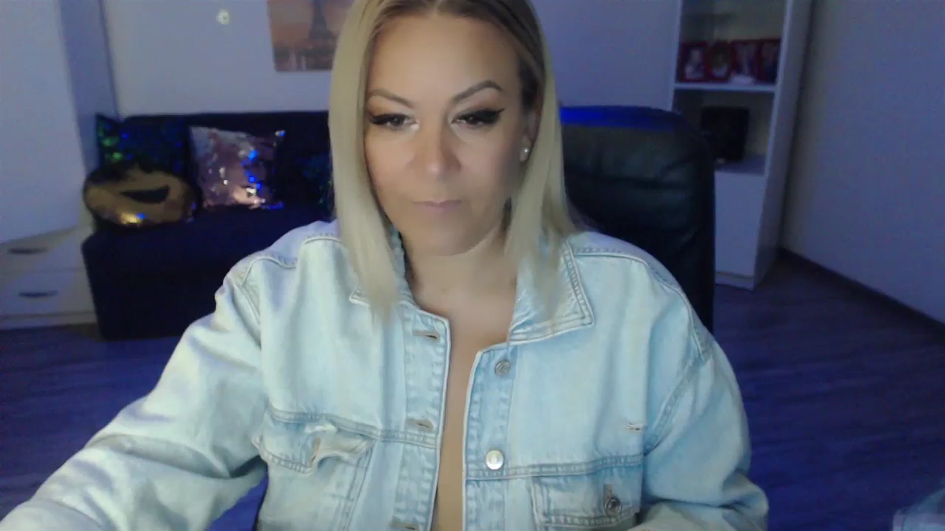 Gallery image thumbnail from A_baby_Boo's myfreecams stream on, 08/29/2023, 20:58 image 6 of 20