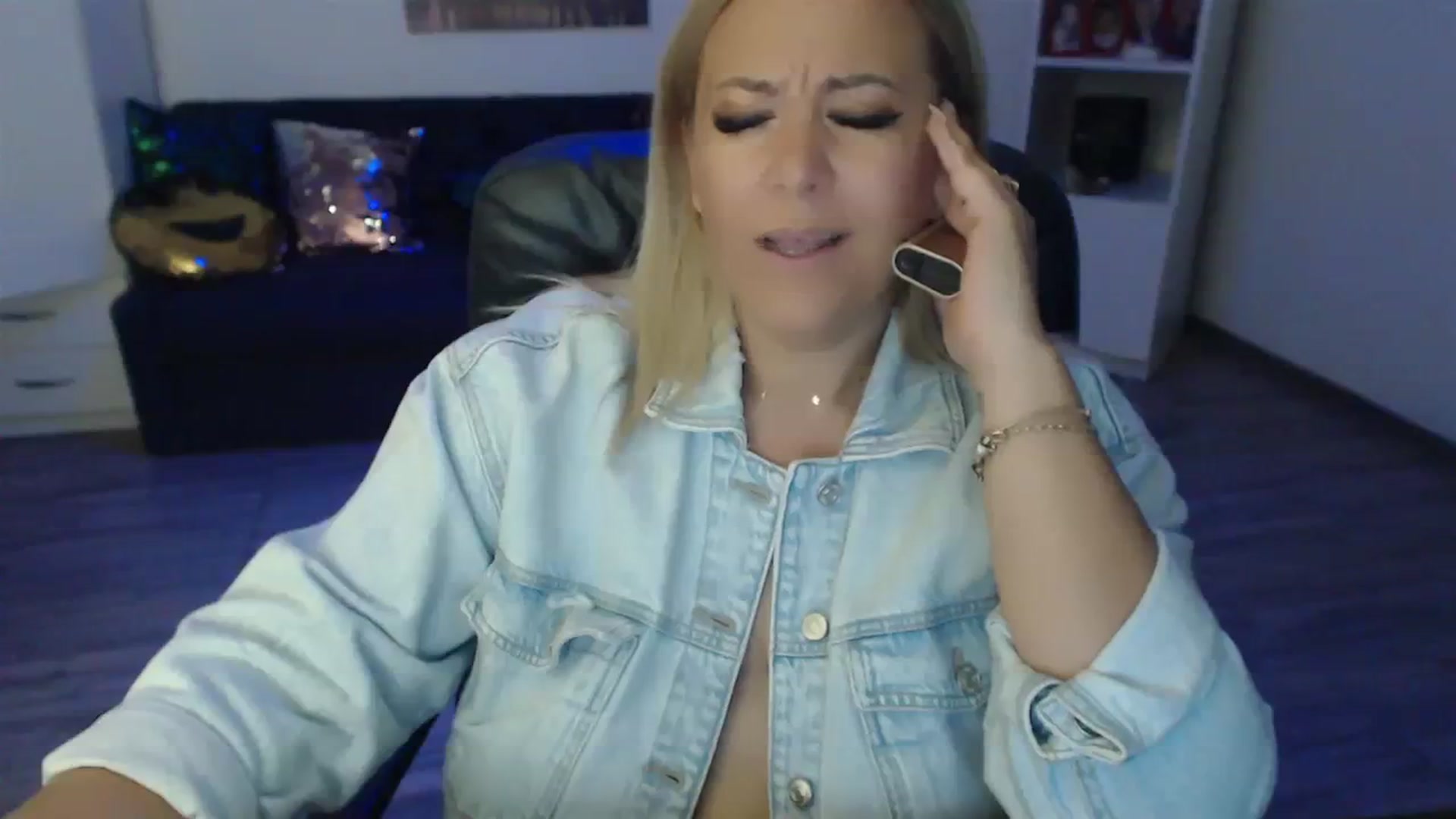 Gallery image thumbnail from A_baby_Boo's myfreecams stream on, 08/29/2023, 23:13 image 19 of 20