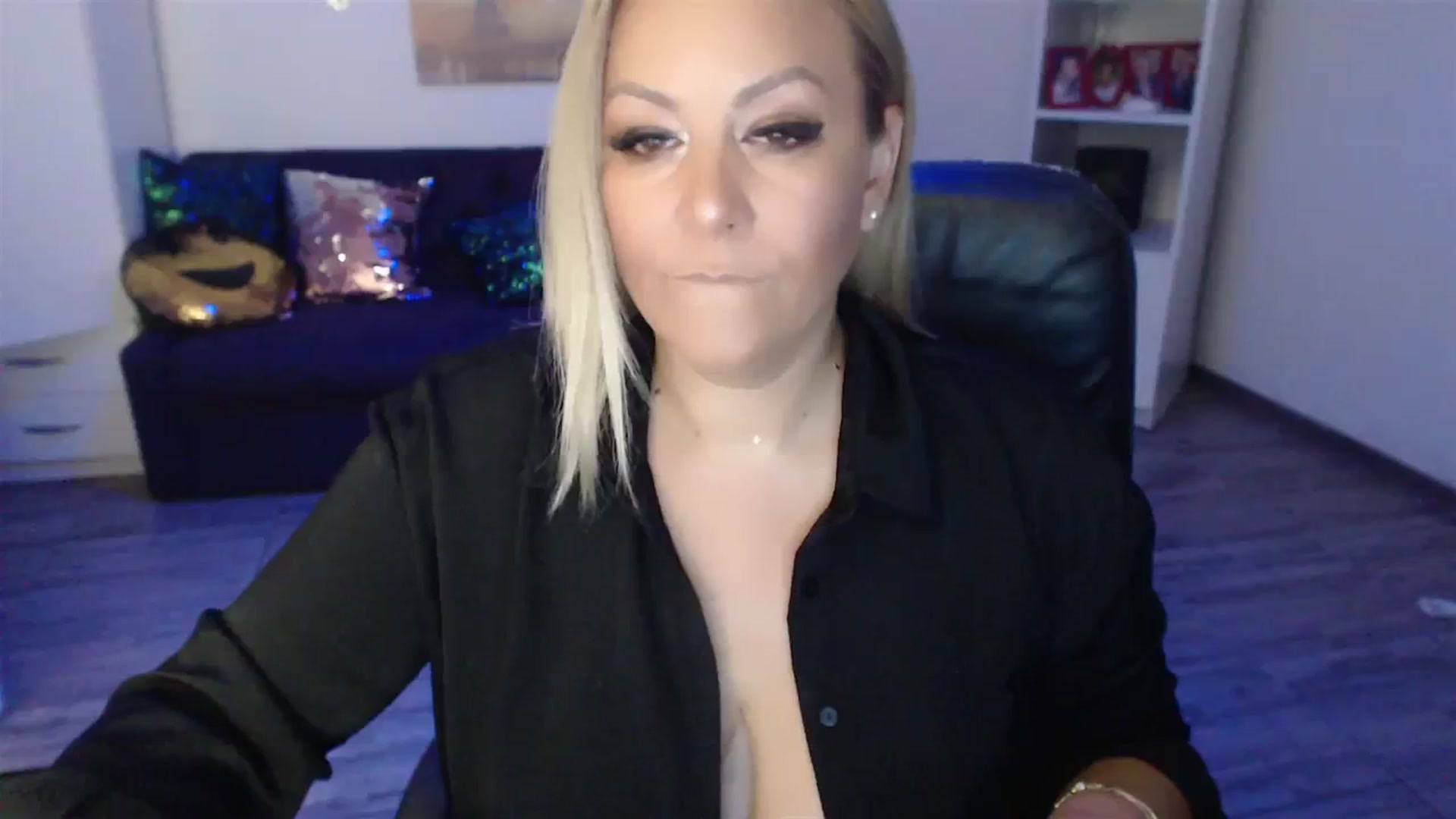 Gallery image thumbnail from A_baby_Boo's myfreecams stream on, 08/30/2023, 19:37 image 2 of 20