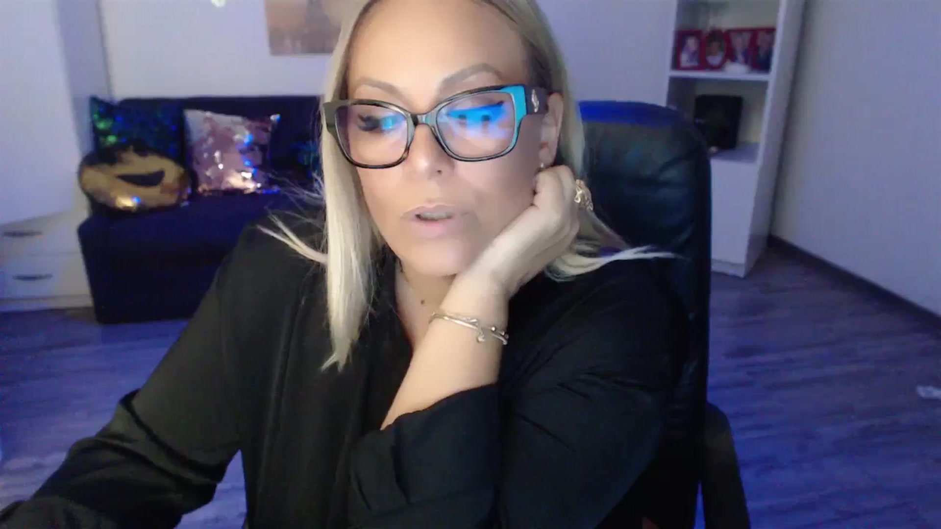 Gallery image thumbnail from A_baby_Boo's myfreecams stream on, 08/30/2023, 20:26 image 7 of 20