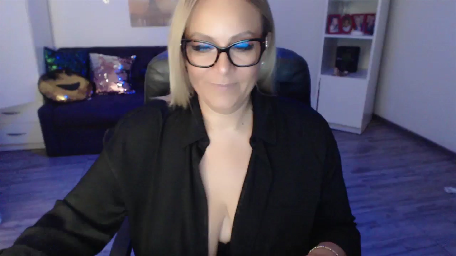Gallery image thumbnail from A_baby_Boo's myfreecams stream on, 08/30/2023, 20:26 image 16 of 20