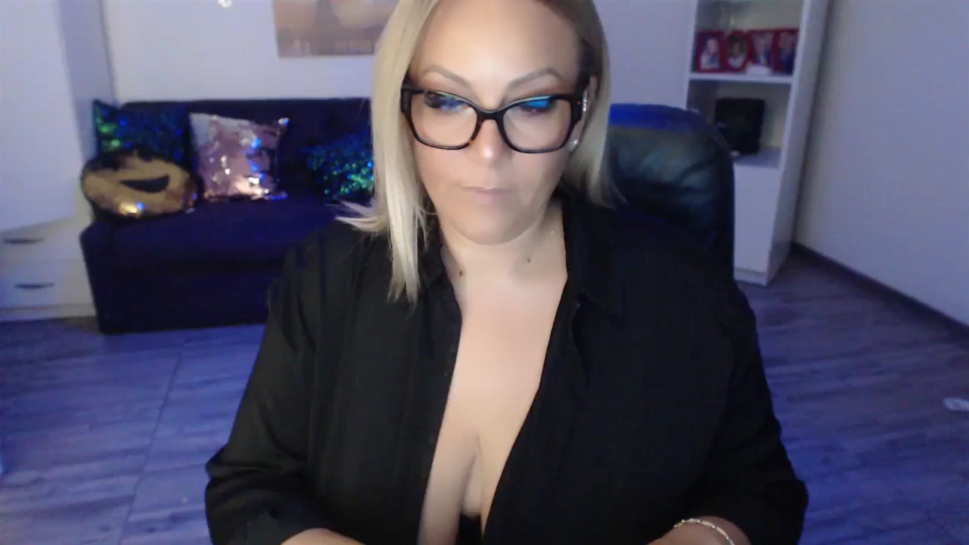 Gallery image thumbnail from A_baby_Boo's myfreecams stream on, 08/30/2023, 20:26 image 4 of 20