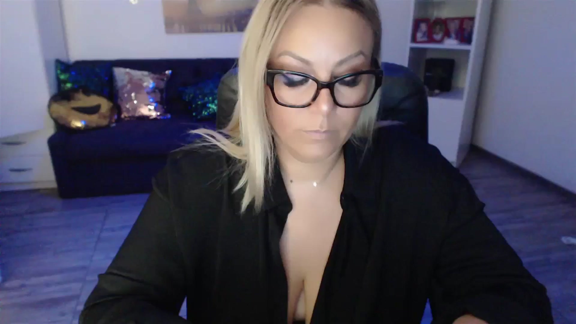 Gallery image thumbnail from A_baby_Boo's myfreecams stream on, 08/30/2023, 20:26 image 13 of 20
