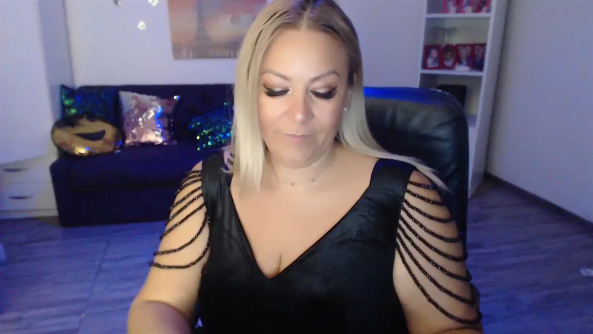 Gallery image thumbnail from A_baby_Boo's myfreecams stream on, 08/30/2023, 20:55 image 13 of 20