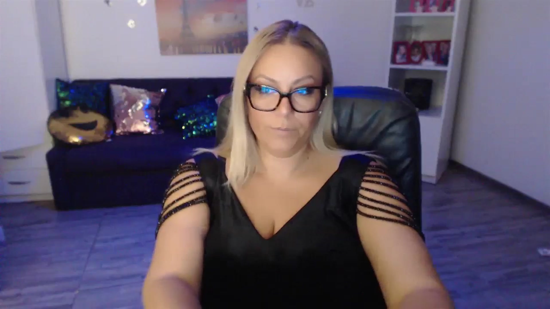 Gallery image thumbnail from A_baby_Boo's myfreecams stream on, 08/30/2023, 20:55 image 20 of 20