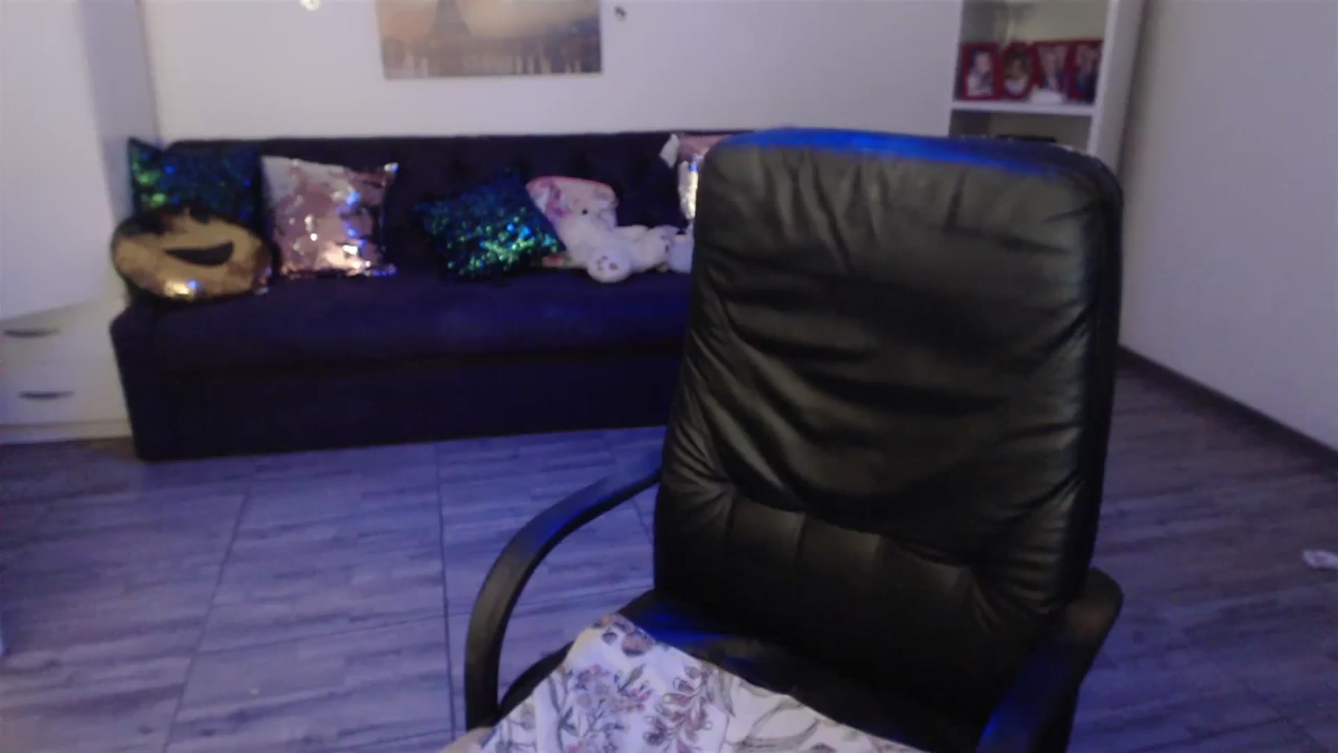 Gallery image thumbnail from A_baby_Boo's myfreecams stream on, 08/30/2023, 20:55 image 4 of 20