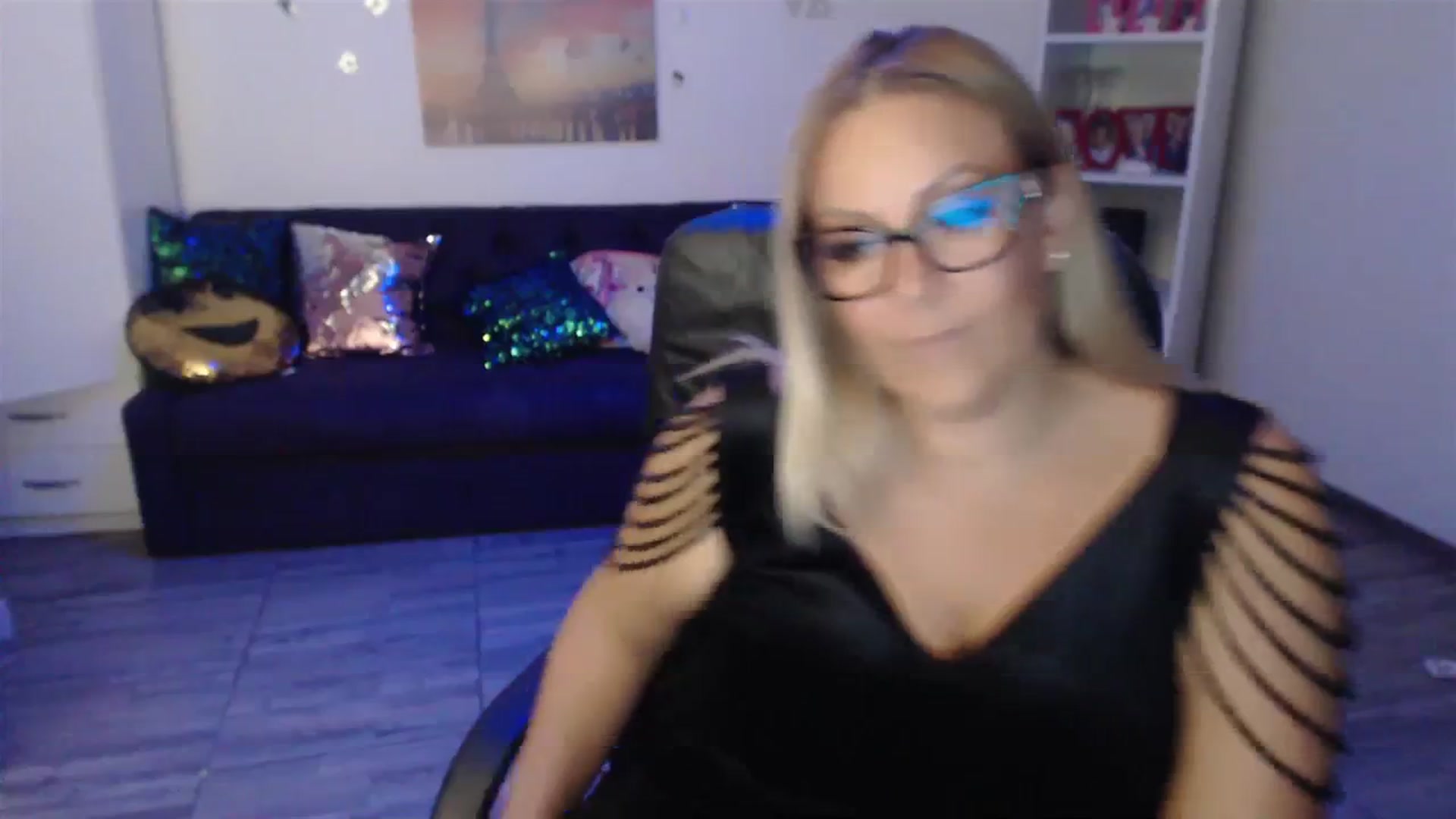 Gallery image thumbnail from A_baby_Boo's myfreecams stream on, 08/30/2023, 20:55 image 15 of 20