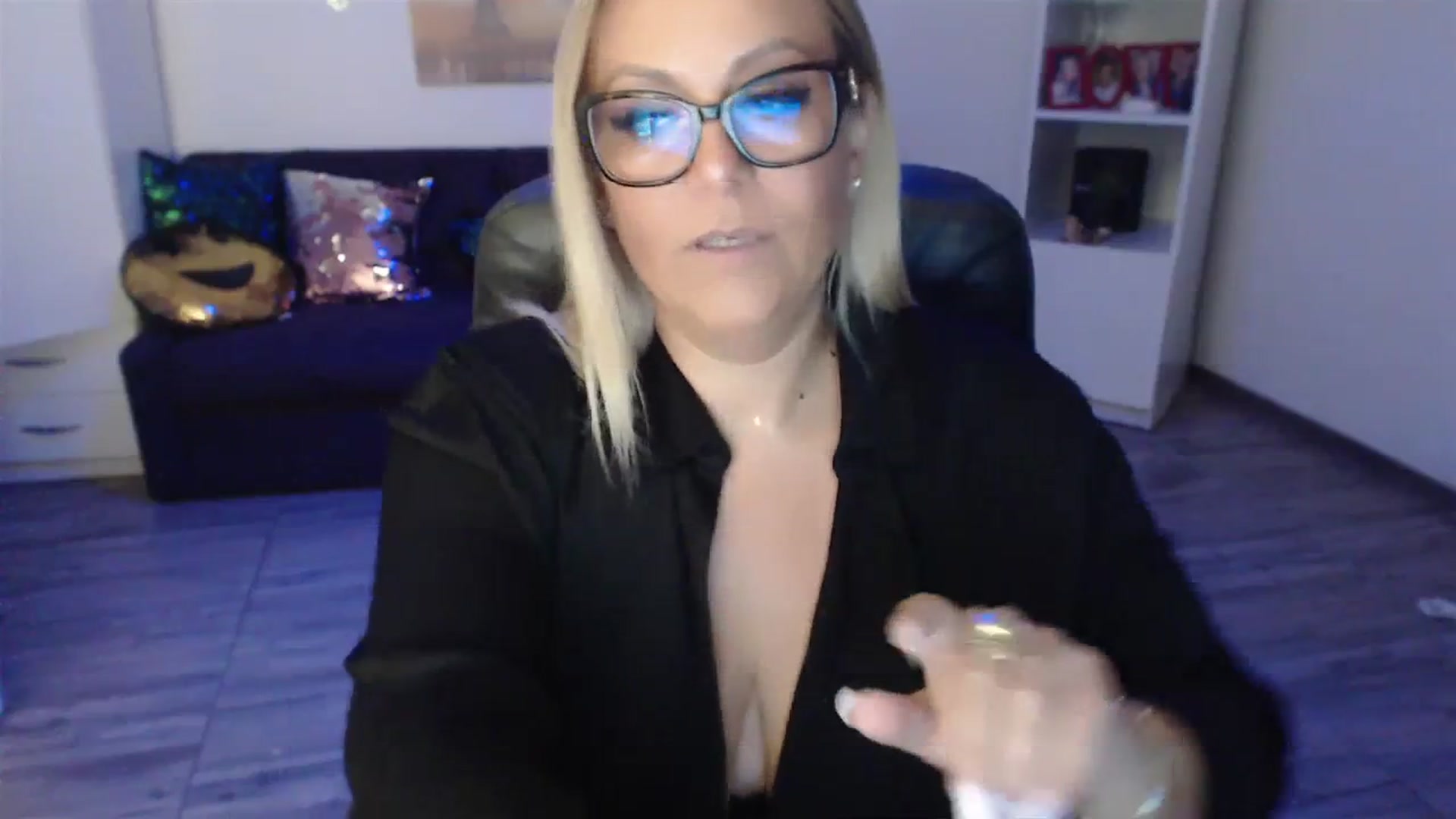 Gallery image thumbnail from A_baby_Boo's myfreecams stream on, 08/30/2023, 20:55 image 3 of 20