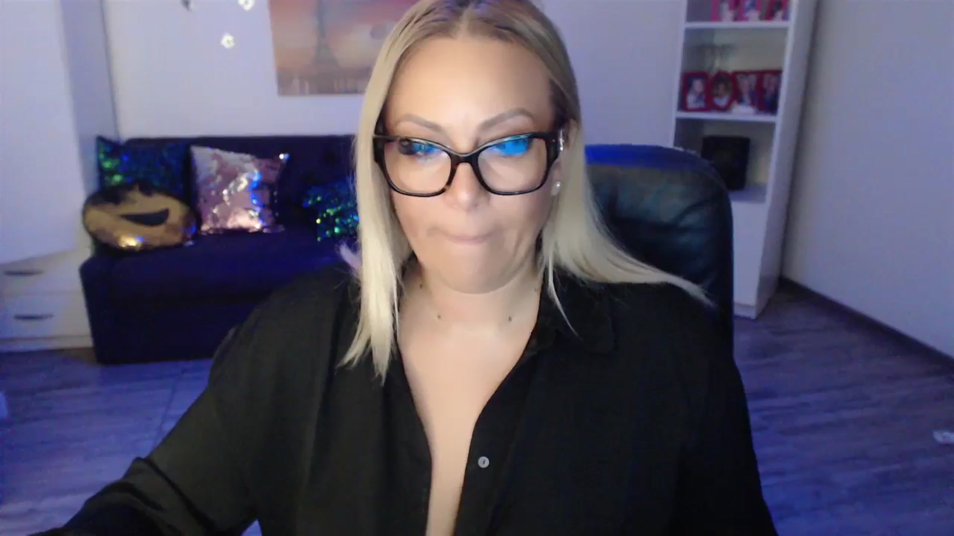 Gallery image thumbnail from A_baby_Boo's myfreecams stream on, 08/30/2023, 21:50 image 3 of 20