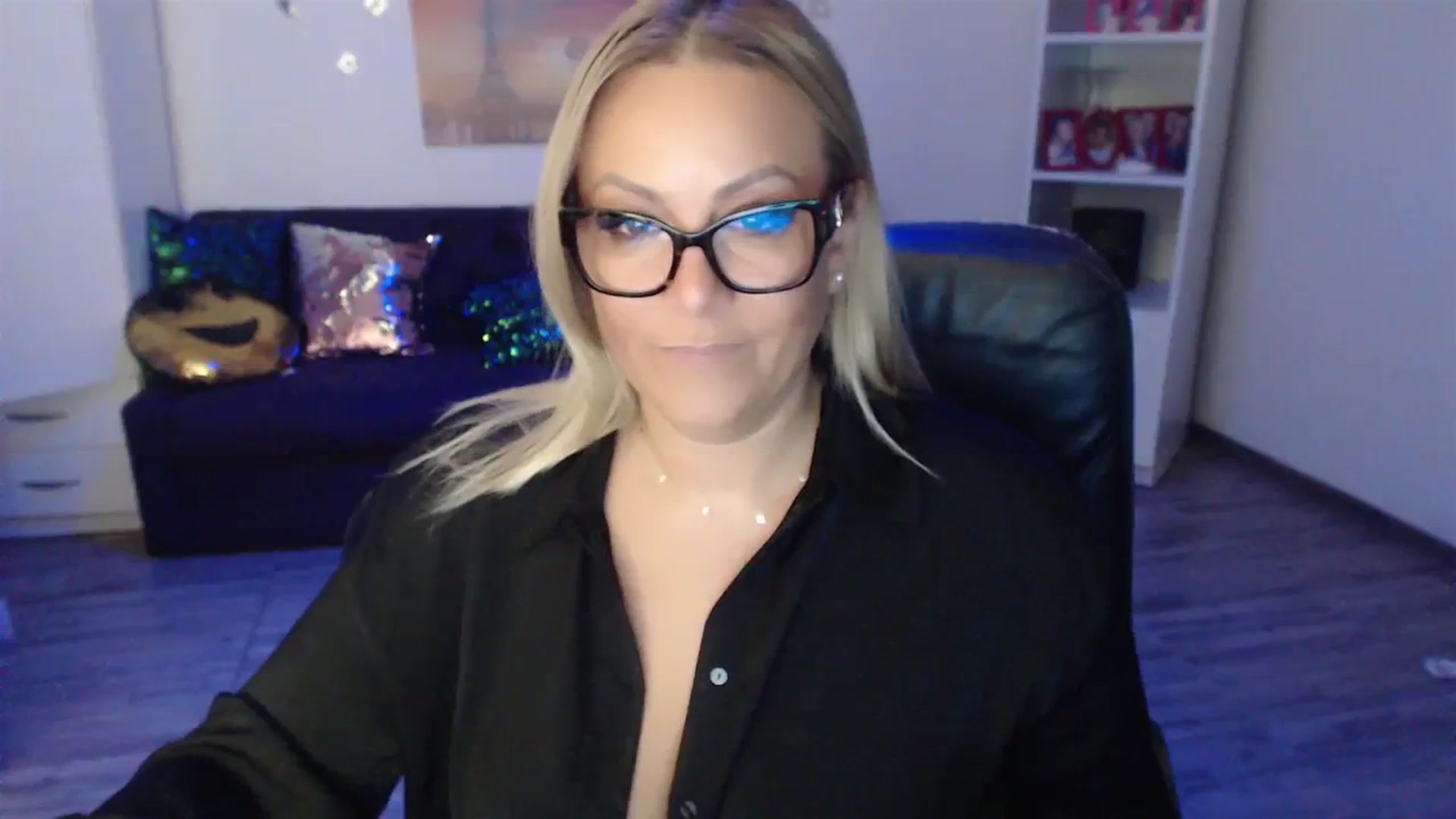 Gallery image thumbnail from A_baby_Boo's myfreecams stream on, 08/30/2023, 21:50 image 8 of 20