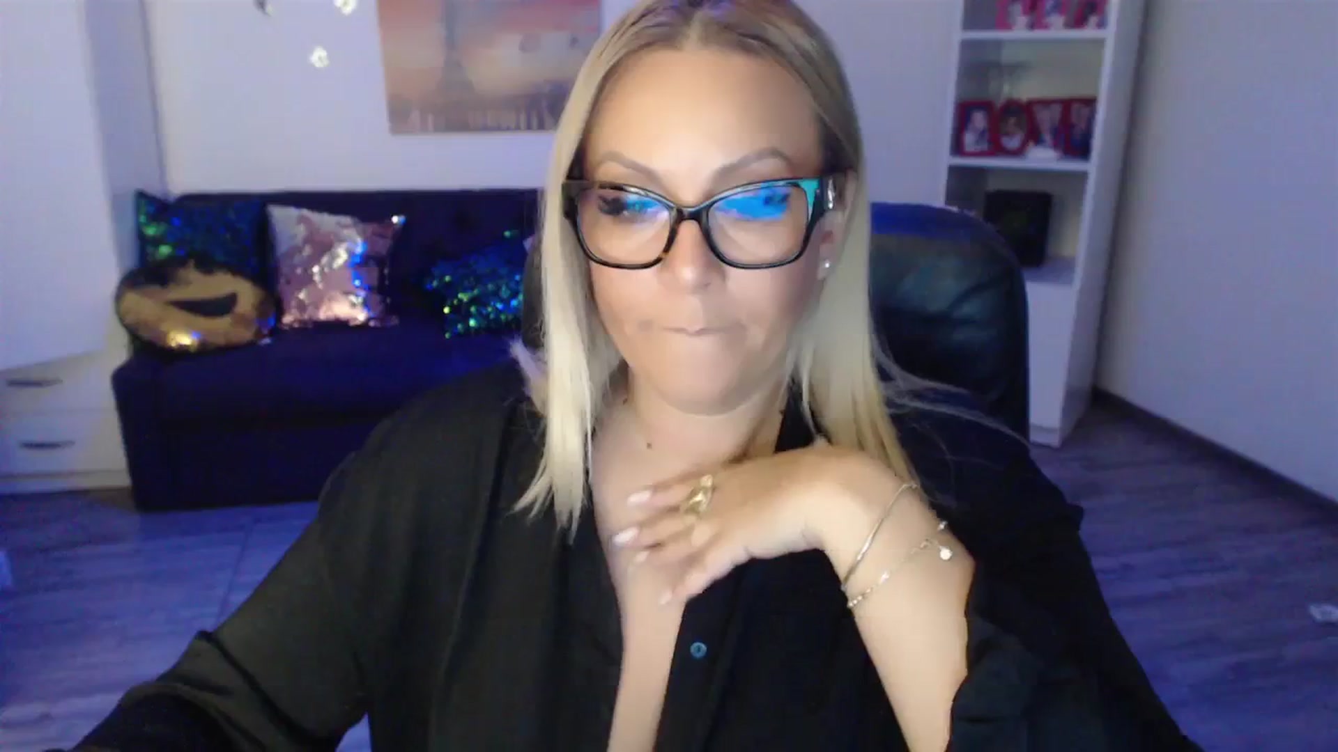 Gallery image thumbnail from A_baby_Boo's myfreecams stream on, 08/30/2023, 21:50 image 5 of 20