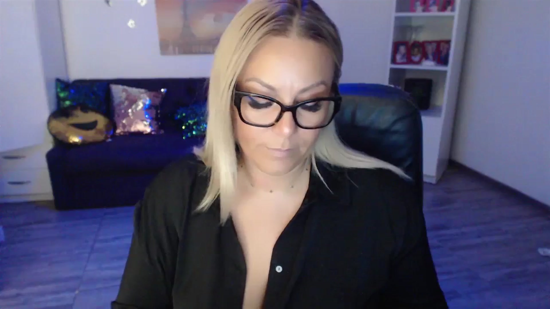Gallery image thumbnail from A_baby_Boo's myfreecams stream on, 08/30/2023, 21:50 image 4 of 20
