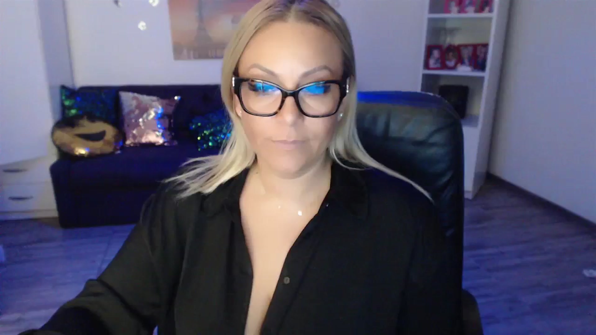 Gallery image thumbnail from A_baby_Boo's myfreecams stream on, 08/30/2023, 21:50 image 7 of 20