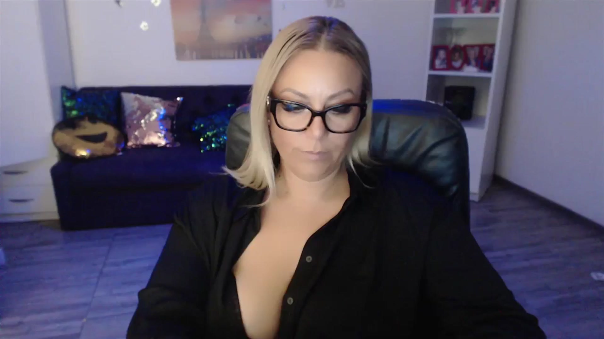 Gallery image thumbnail from A_baby_Boo's myfreecams stream on, 08/30/2023, 21:50 image 11 of 20