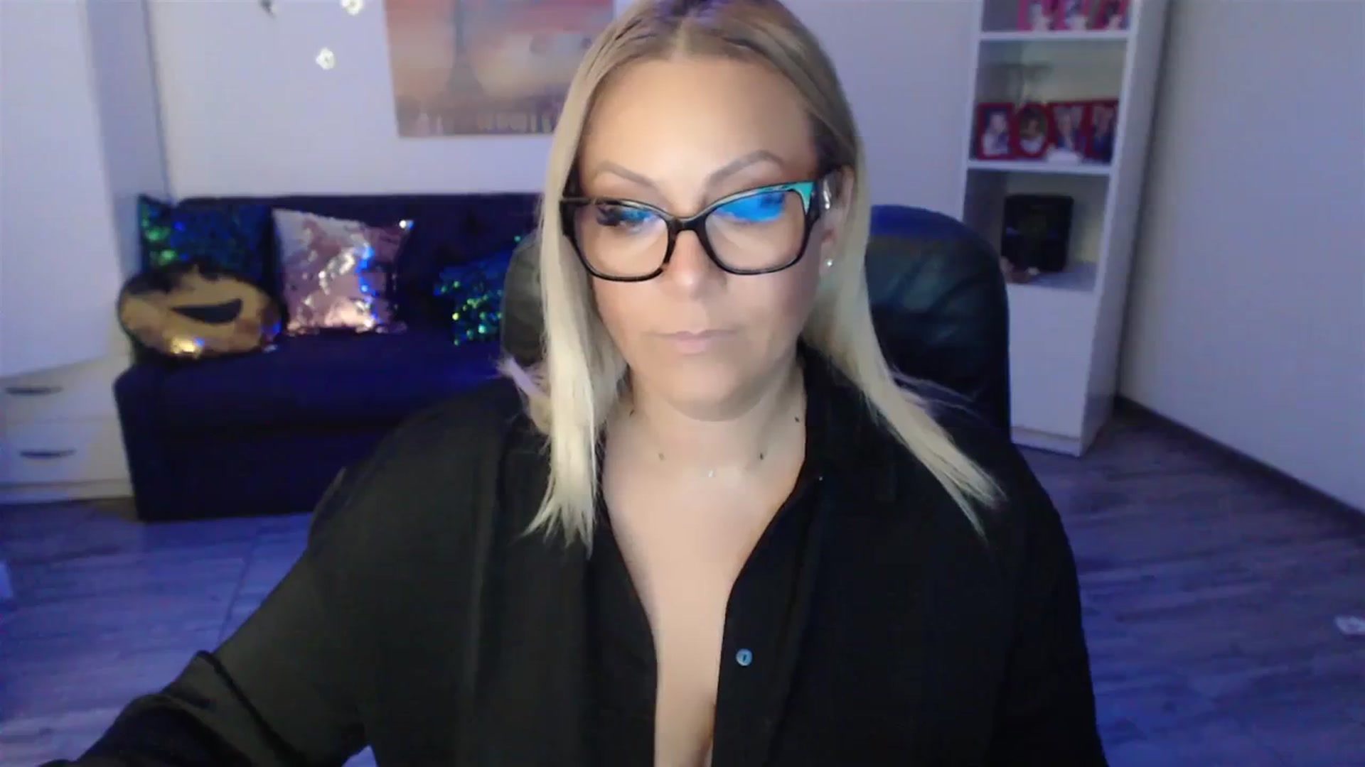 Gallery image thumbnail from A_baby_Boo's myfreecams stream on, 08/30/2023, 21:50 image 6 of 20