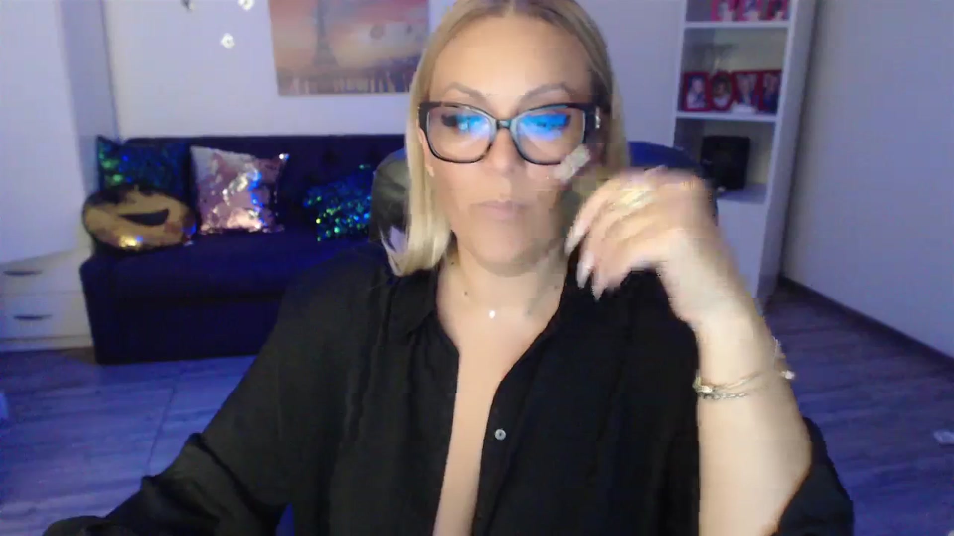 Gallery image thumbnail from A_baby_Boo's myfreecams stream on, 08/30/2023, 21:50 image 17 of 20
