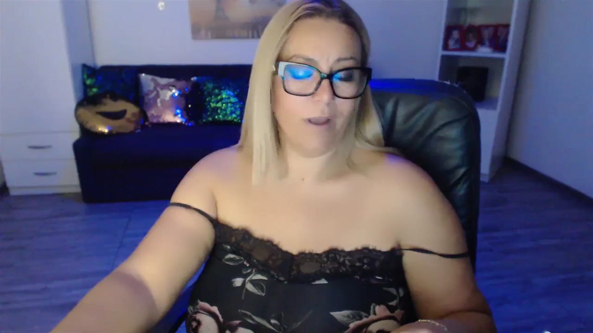 Gallery image thumbnail from A_baby_Boo's myfreecams stream on, 09/03/2023, 13:34 image 16 of 20