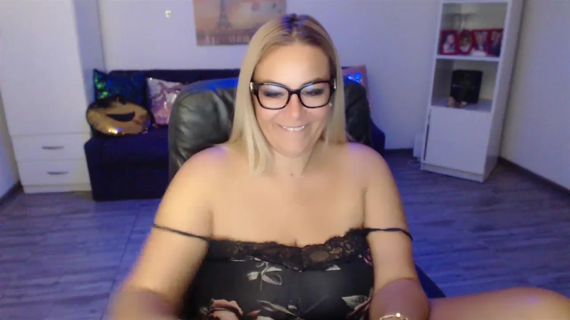 Gallery image thumbnail from A_baby_Boo's myfreecams stream on, 09/03/2023, 13:58 image 5 of 20