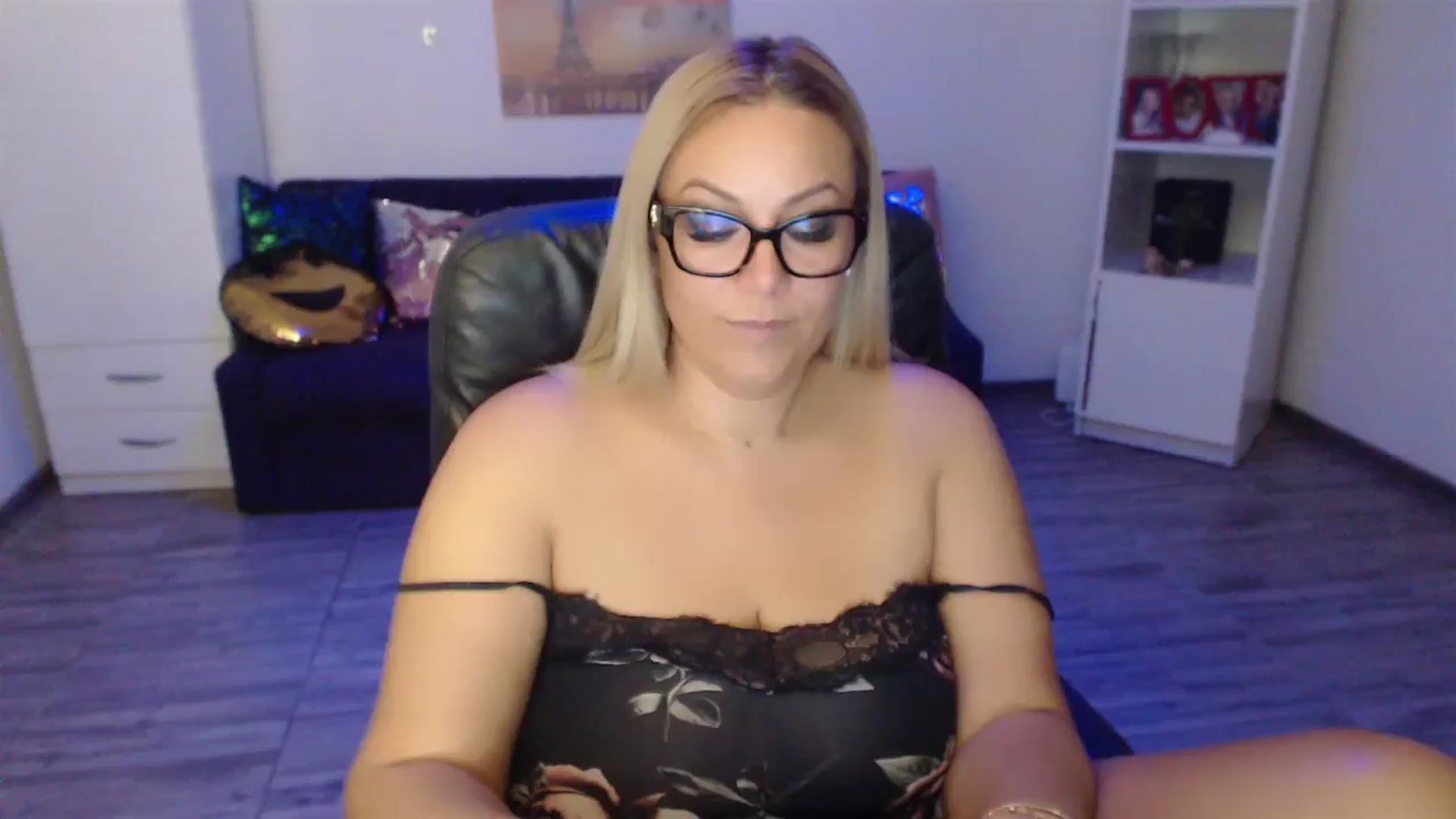 Gallery image thumbnail from A_baby_Boo's myfreecams stream on, 09/03/2023, 13:58 image 4 of 20