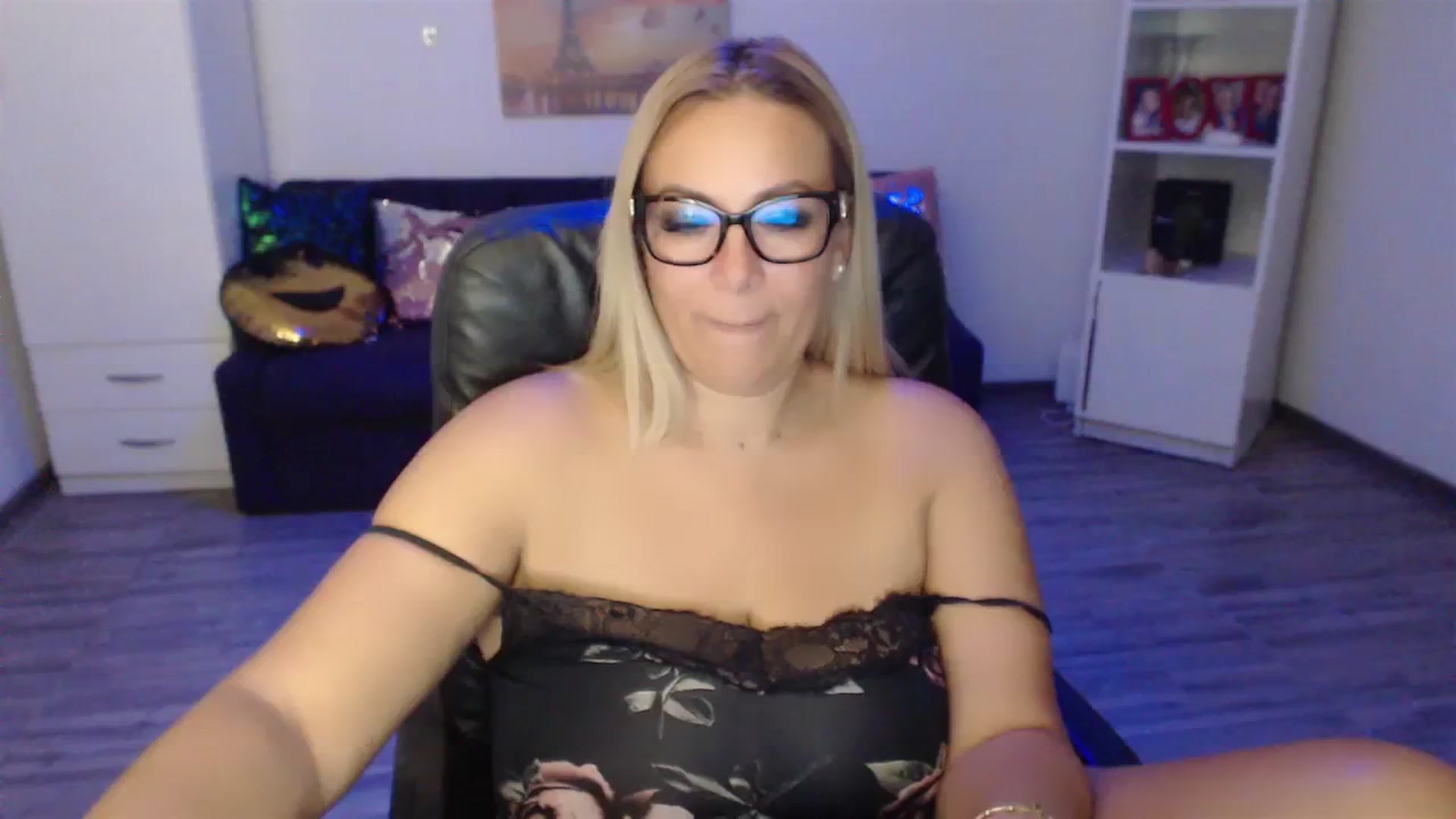 Gallery image thumbnail from A_baby_Boo's myfreecams stream on, 09/03/2023, 13:58 image 6 of 20