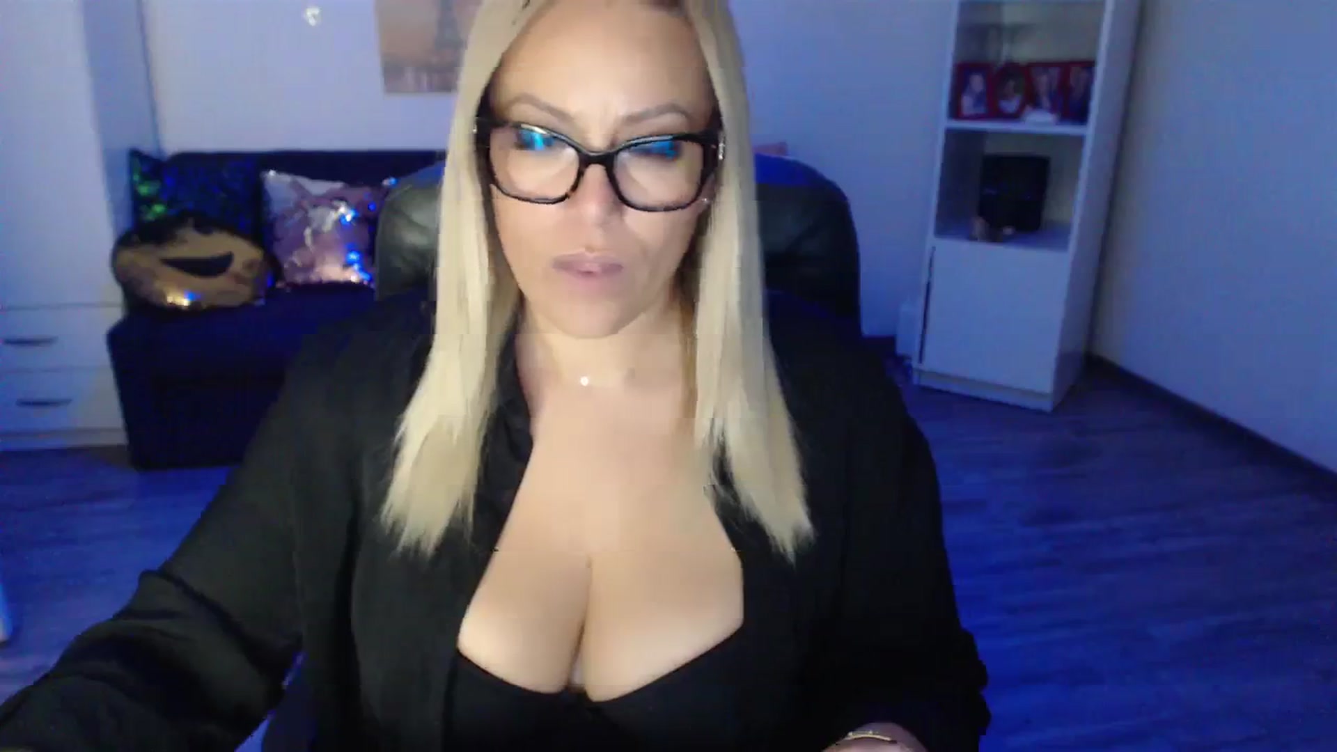 Gallery image thumbnail from A_baby_Boo's myfreecams stream on, 09/03/2023, 23:11 image 19 of 20